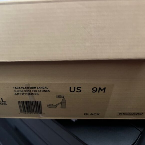 Michael Kors Tara Embellished Crystal Faux Suede Platform Sandal 9M - Picture 9 of 10